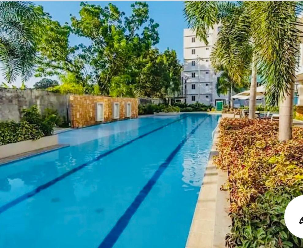 8 Spatial Condominium Davao City Εξωτερικό φωτογραφία