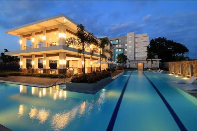 8 Spatial Condominium Davao City Εξωτερικό φωτογραφία