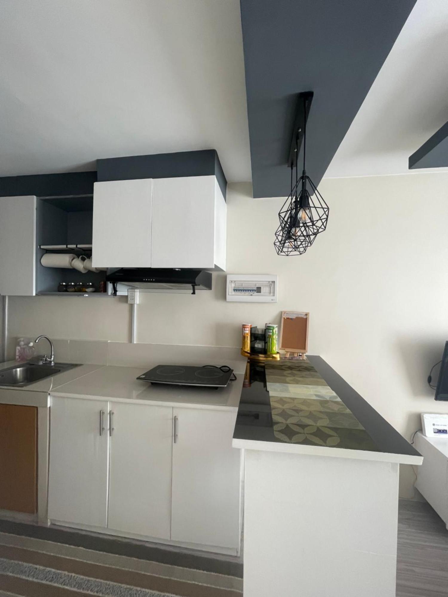8 Spatial Condominium Davao City Εξωτερικό φωτογραφία