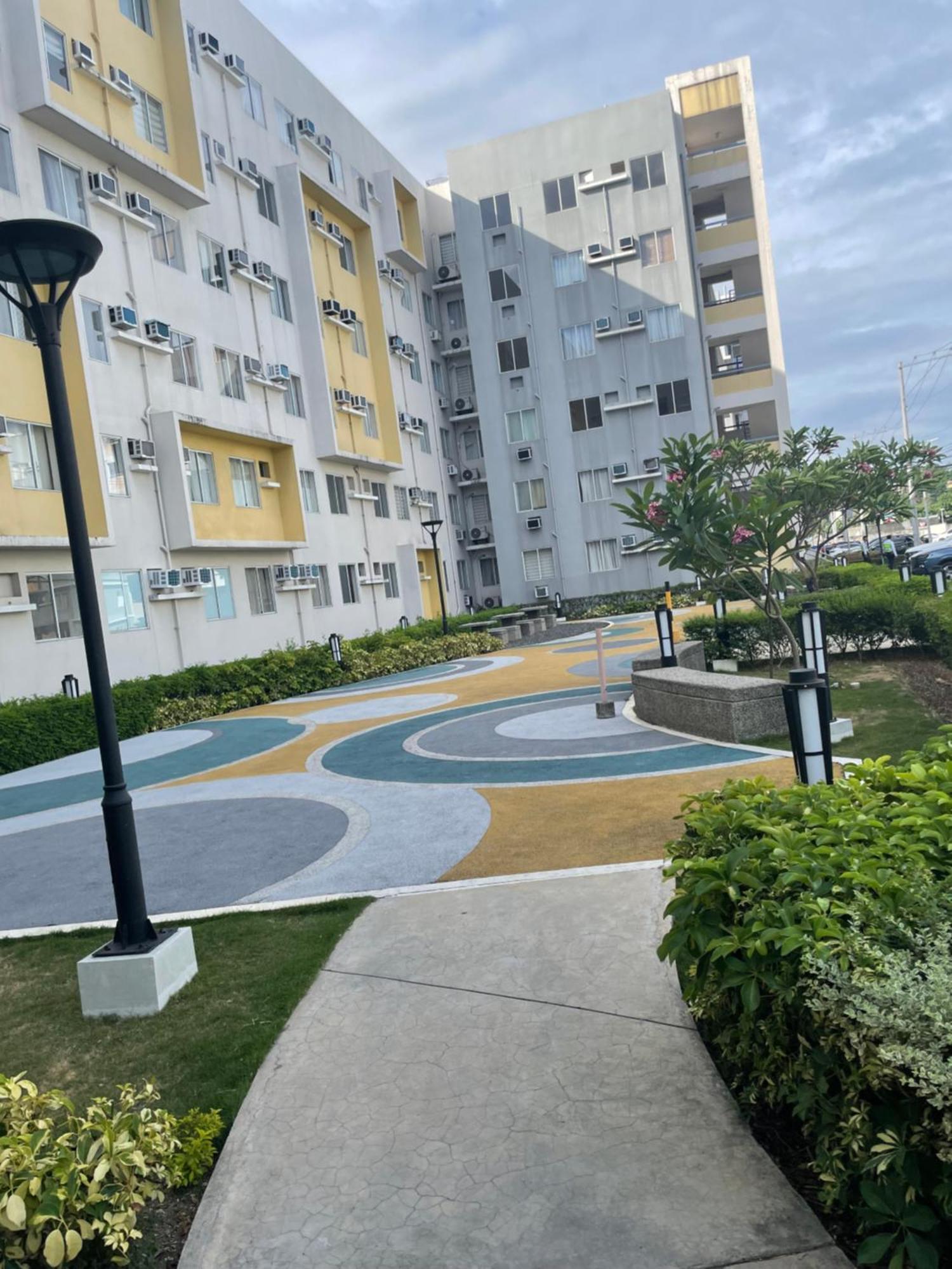 8 Spatial Condominium Davao City Εξωτερικό φωτογραφία